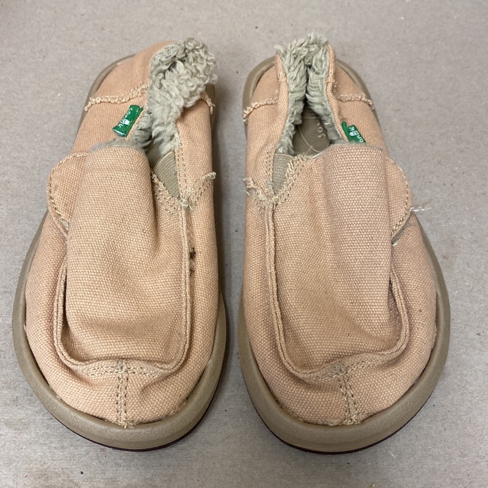 Sanuk kids slip on with Velcro size 12